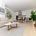 Luxury Skyline Apartamento *