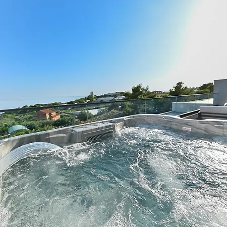 Luxury Skyline *