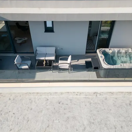 דירה Luxury Skyline