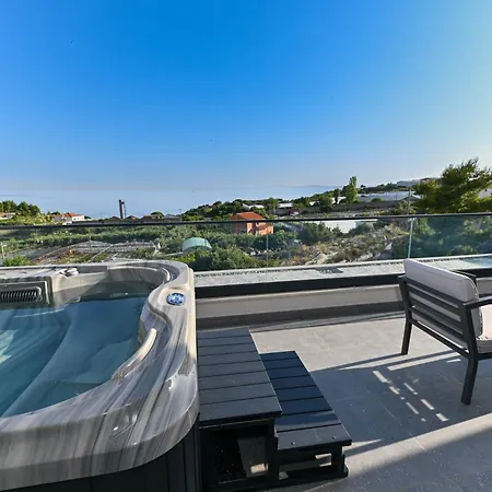 דירה Luxury Skyline